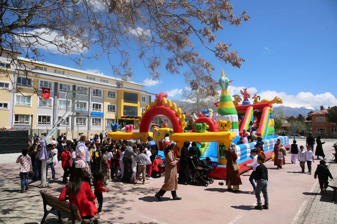 ‘Balon Park’ çocuklara eğlenceli anlar yaşattı