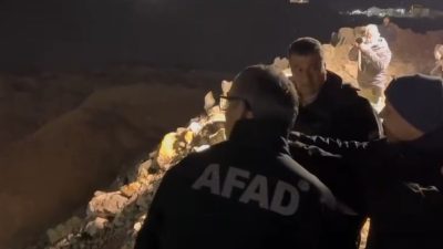 Erzincan’ın İliç ilçesinde maden alanında meydana gelen toprak kayması sonucu