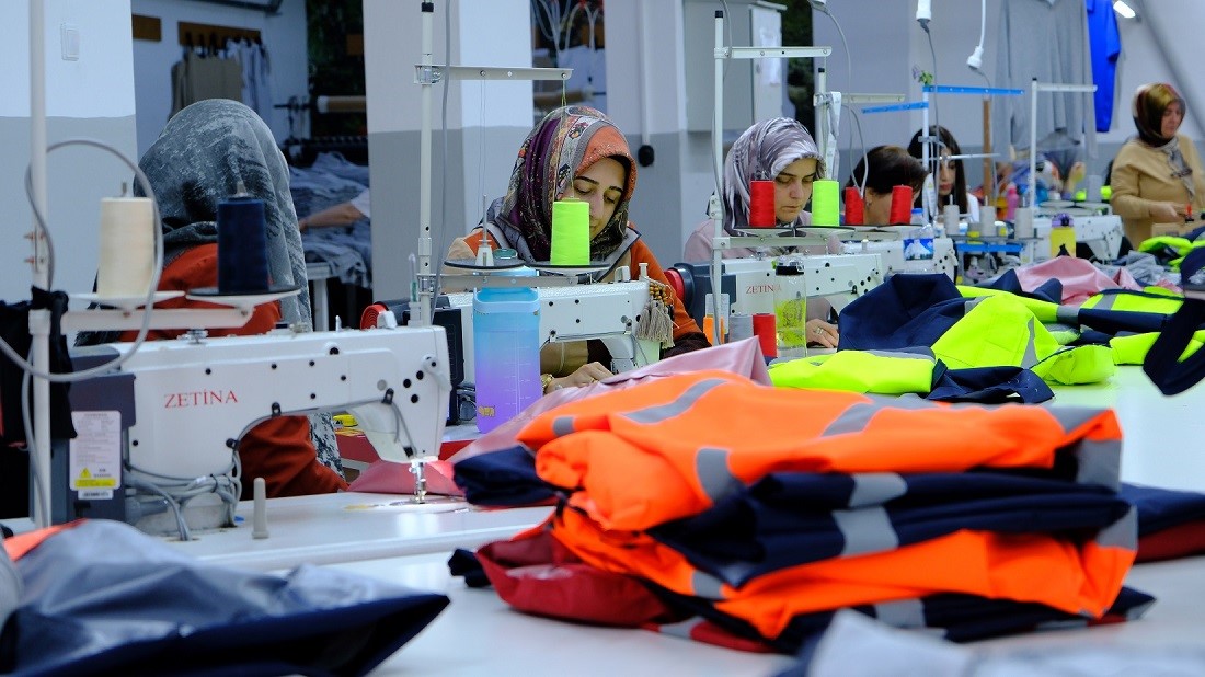 Erzincan Belediyesi Tekstil Üretim Atölyesi Kadın İstihdamına Katkı Sağlıyor