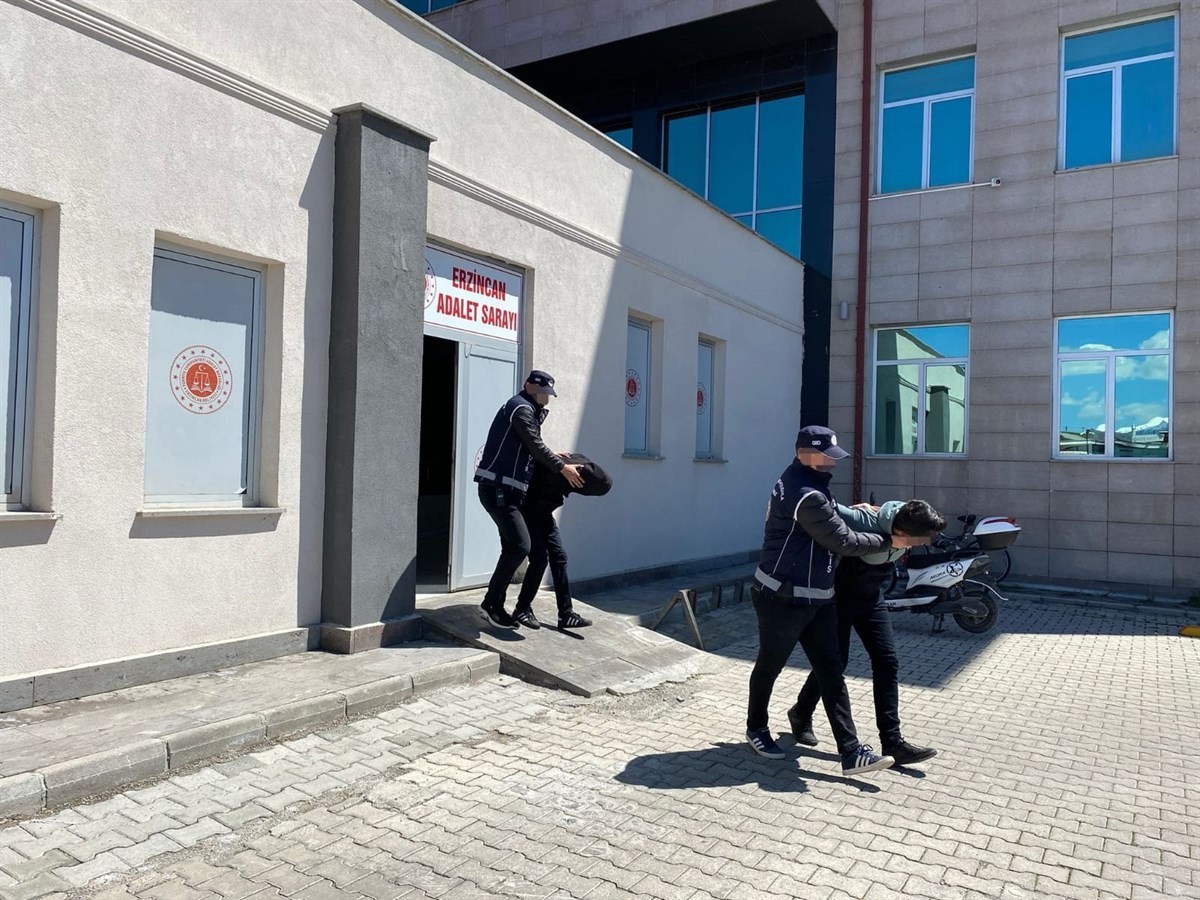 Erzincan’da 2 kaçak göçmen tutuklandı