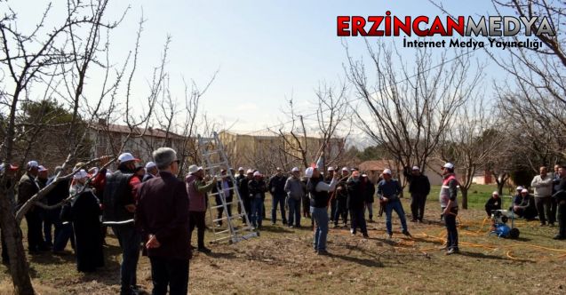 Erzincan’da “ Aşılama ve Meyve Ağacı Budama” kursu verildi