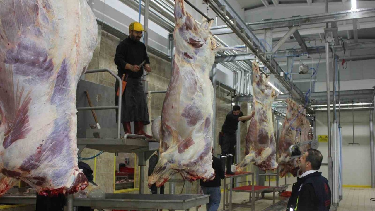 Erzincan’da bayram öncesi et satış noktalarında gıda denetimi