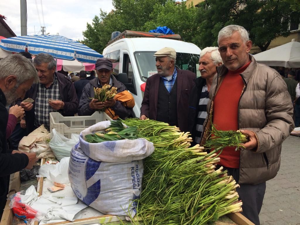 Erzincan’da ‘çaşır’ bitkisi tezgahlardaki yerini aldı