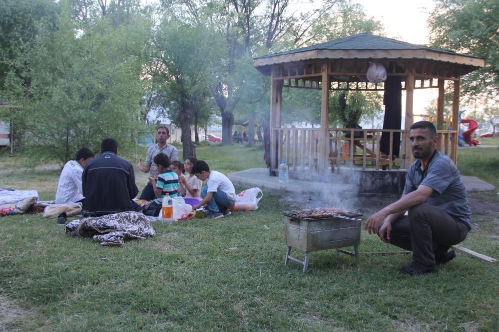 Erzincan’da hafta sonu piknik yoğunluğu