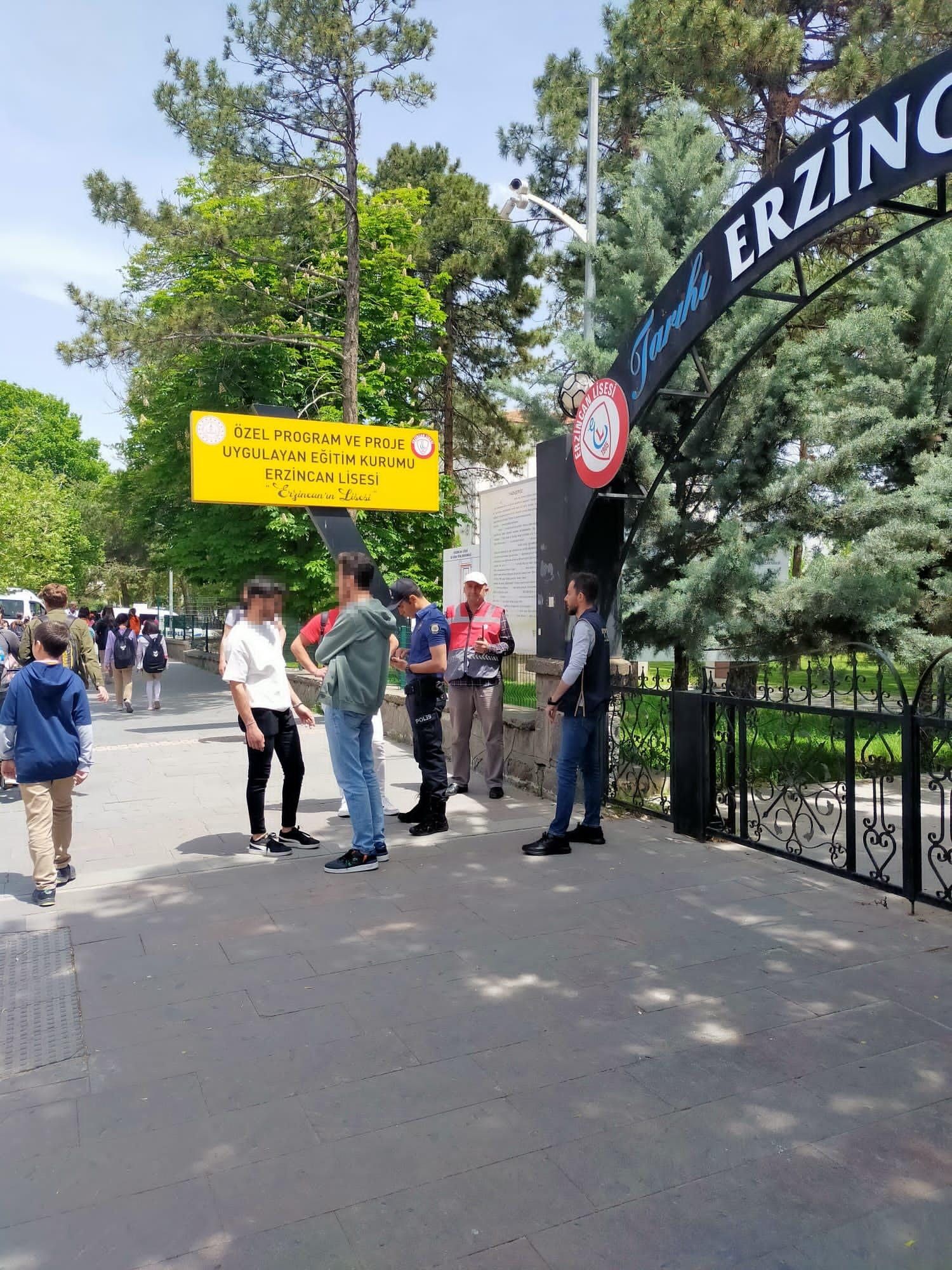 Erzincan’da Okul Önleri ve Çevreleri Uygulaması Yapıldı