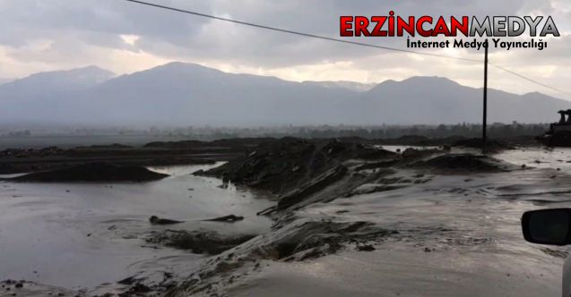 Erzincan’da sel felaketi, kent adeta sular altında kaldı