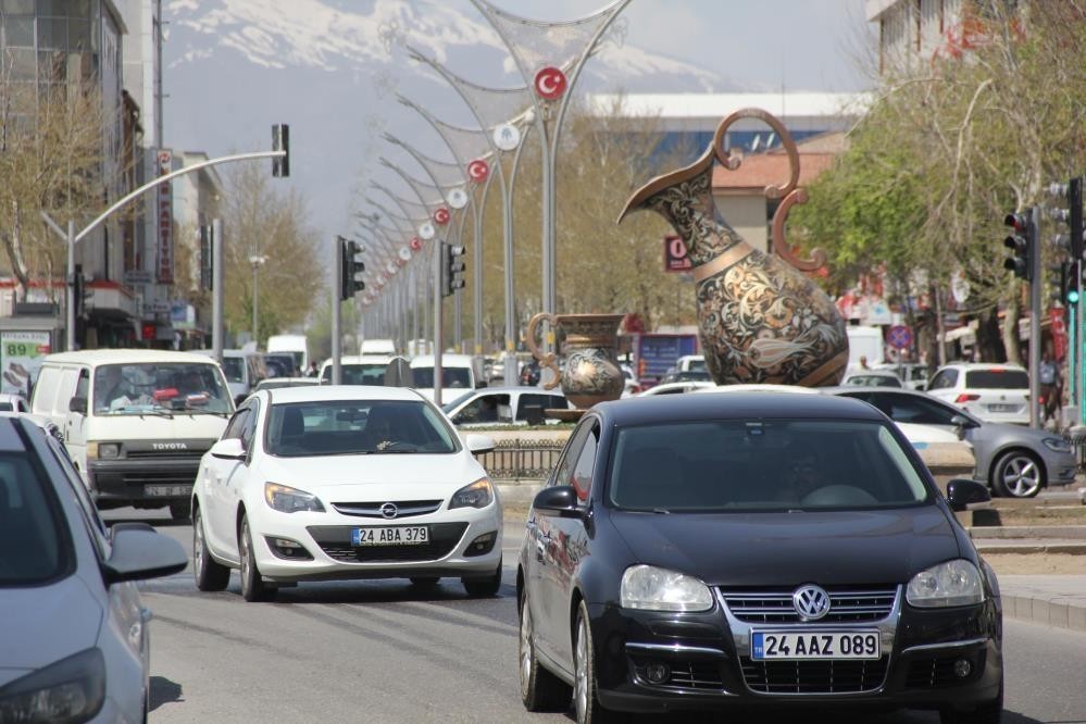 Erzincan’da trafiğe kayıtlı araç sayısı mart ayı sonu itibarıyla 66 bin 111 oldu