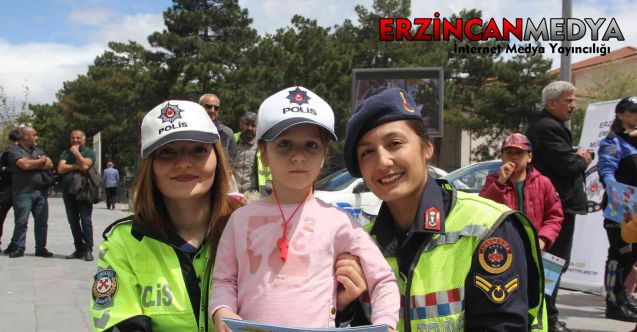 Erzincan’da “Yayalar İçin 5 Adımda Güvenli Trafik” uygulaması yapıldı