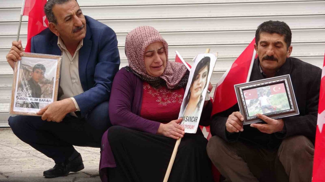 Evlat nöbetindeki anne: “HDP’ye artık yeter diyoruz”