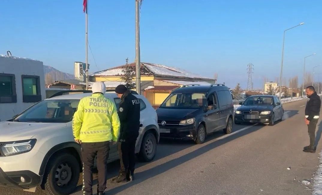 Erzincan’da 42 ekip 120 polisle asayiş uygulaması yaptı