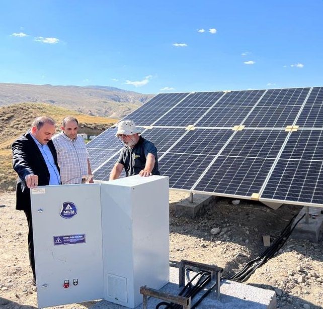 Kaymakam Güneş Enerji Paneli Yapım İşini Denetledi