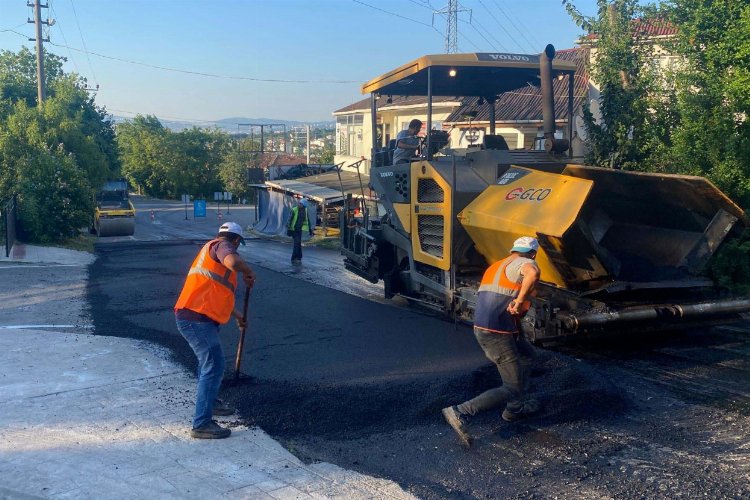 Kocaeli Büyükşehir’den Başiskele’de asfalt serimi