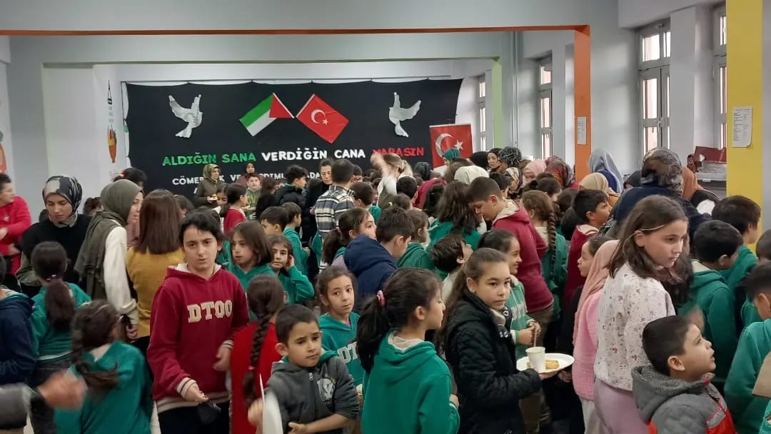 Öğrenciler Gazze’deki kardeşlerini unutmadı