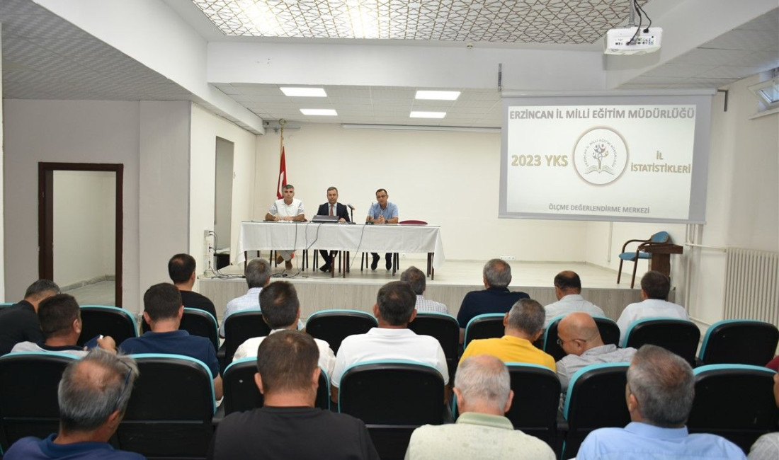 Erzincan İl Millî Eğitim Müdürü Murat Demir başkanlığında il  müdürlüğü