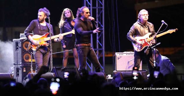 Türk Rock Müziğinin Ünlü Şarkıcısı Kıraç, Erzincanlılarla Buluştu