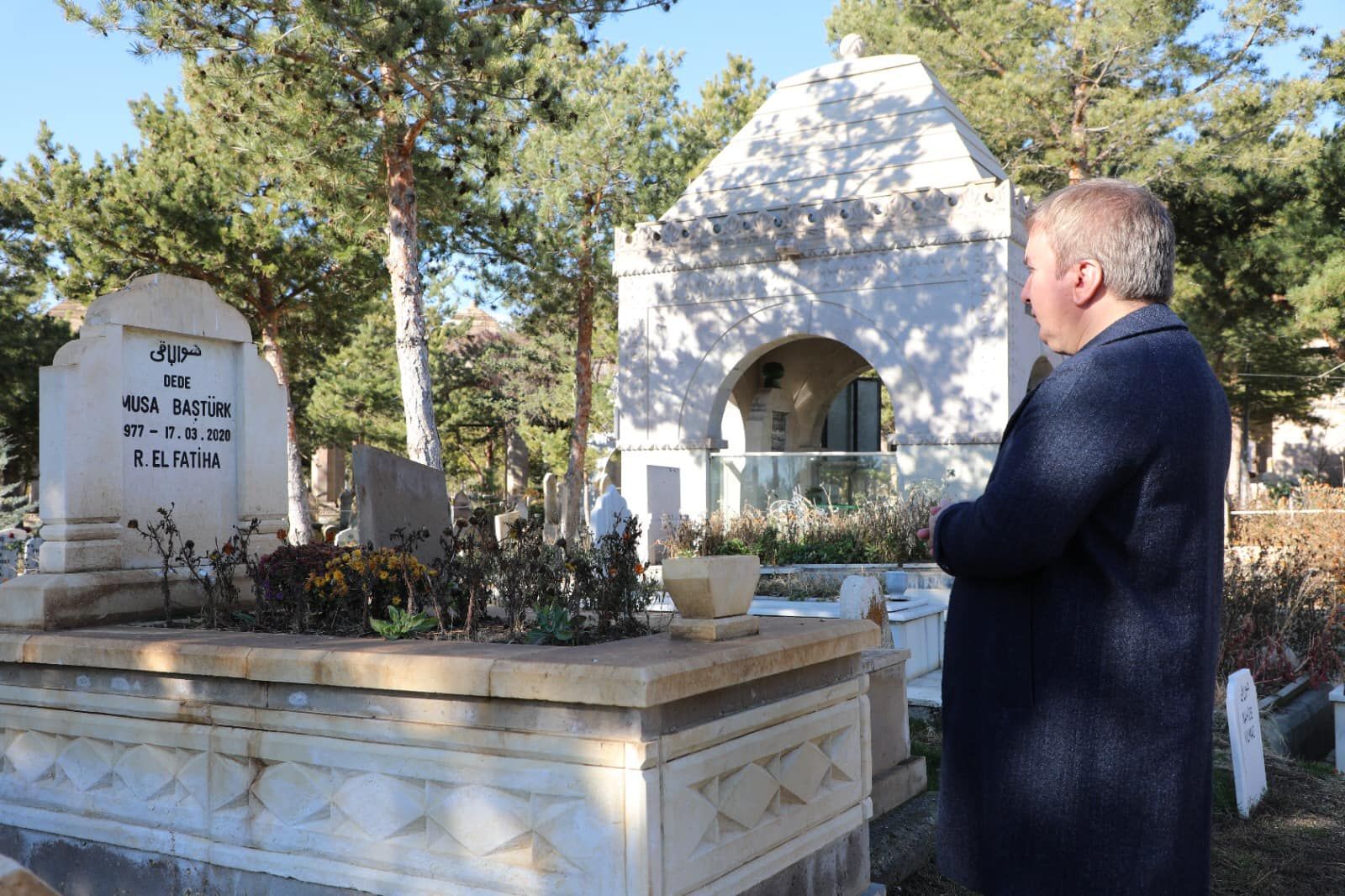 Vali Aydoğdu, Terzibaba Mezarlığını Ziyaret Etti