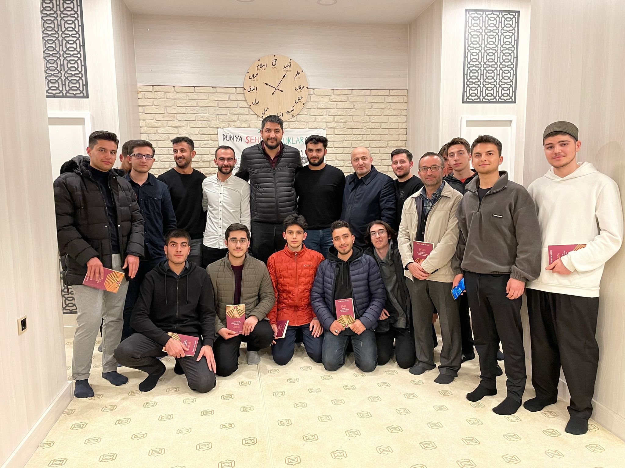 Doktor Altay Cem Meriç Üniversite Öğrencileri İle Bir Araya Geldi