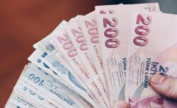 100.000 TL para dağıtılıyor! Vakıfbank ihtiyaç kredisinde ödenecek taksiti açıkladı!