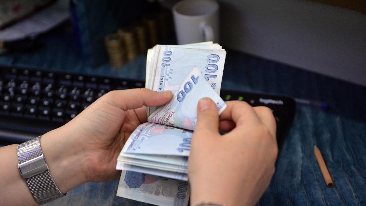 Ziraat Bankası, emeklilere yönelik büyük bir jest yaparak, 10.490 TL