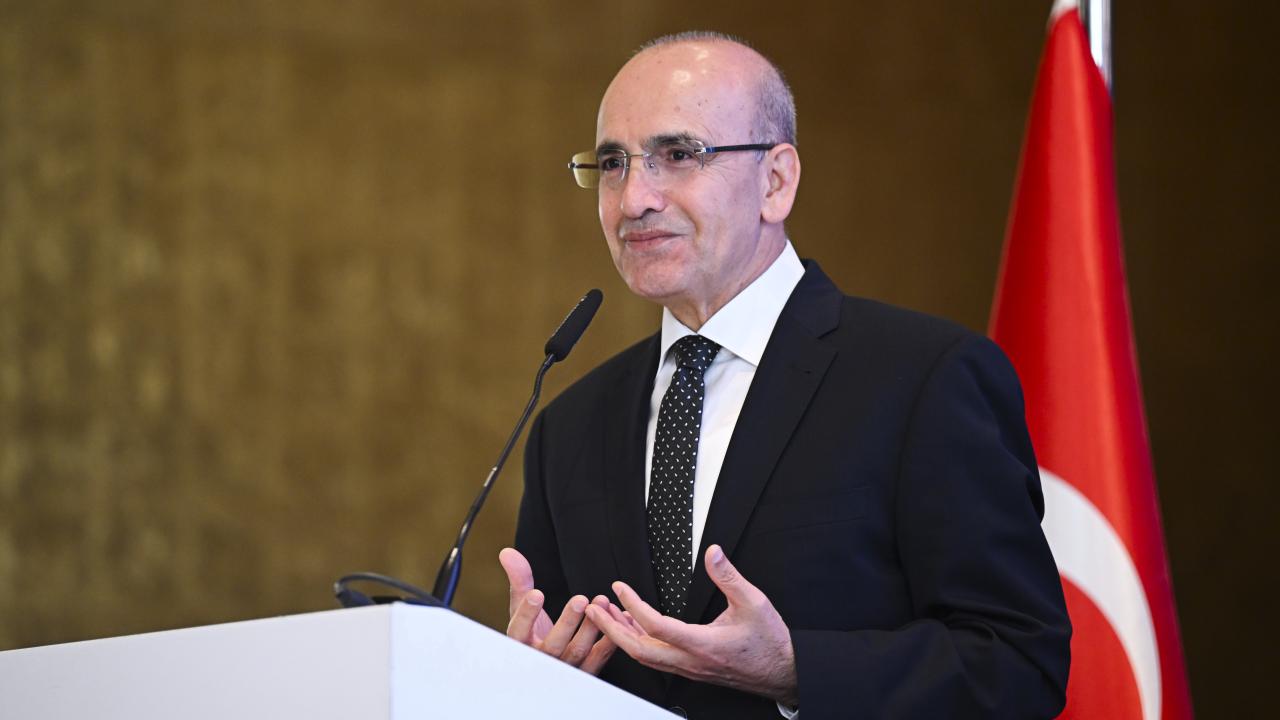 Çeşitli çeşitlilikte, fiziksel olarak karbon ayak izi vergisi adı altında