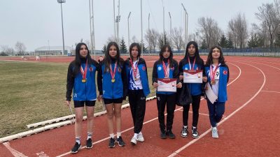 Erzincan Ortaokulu öğrencileri, Erzurum’da düzenlenen Yıldızlar Kızlar Atletizm Grup Müsabakalarında