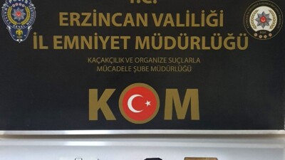 Erzincan’da e-sınavda kopya düzeneğiyle yakalanan sürücü adayı ve iki iş
