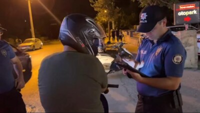 Erzincan’da artan motosiklet kazalarına karşı polis ekipleri 230 aracı denetledi.