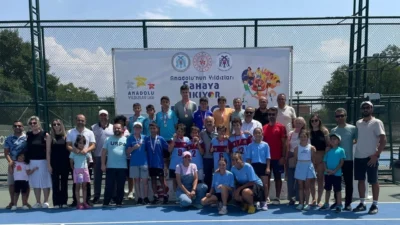 Erzincan'da düzenlenen Anadolu Yıldızlar Ligi (ANALİG) Tenis müsabakaları sona erdi.