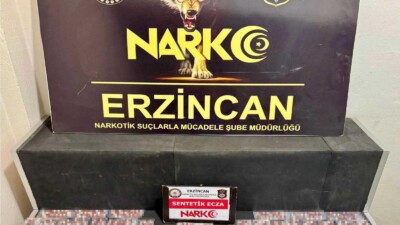 Erzincan’da düzenlenen operasyonda 643 adet sentetik ecza ele geçirildi, şüpheli