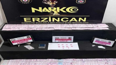 Erzincan narkotik operasyonu ile uyuşturucu ticareti yapan 2 şüpheli tutuklandı.