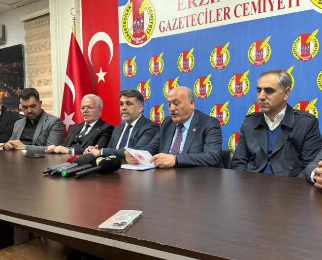 AK Parti Erzincan Milletvekili Süleyman Karaman, Erzincan Gazeteciler Cemiyeti’nde düzenlenen