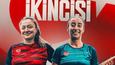 İspanya’da düzenlenen Avrupa Badminton Şampiyonası’nda Erzincanlı milli sporcularımız Bengisu Erçetin